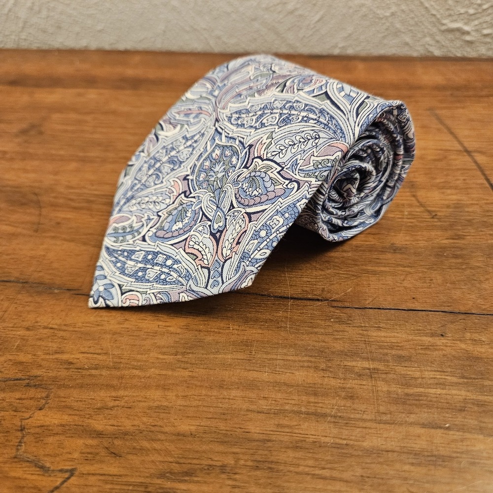 Amana Colonies Handmade Paisley Tie White Blue Pink Purple Iowa‎ Artisan Vintage